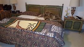 2 twin beds, 1 side is a Serta adjustable w/ a temperpedic mattress