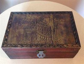 Table top storage box 