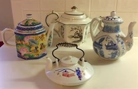 Oriental tea pots