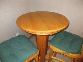 Solid oak bistro/pub table and chairs