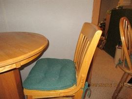 Solid oak bistro/pub table and chairs