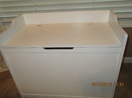 White bench/chest/storage