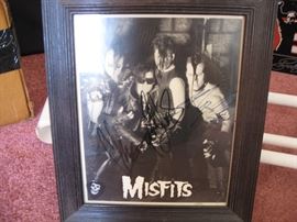 Midfits signed picture