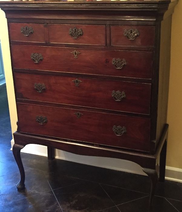 lovely mahogany chest top on Queen Ann base
