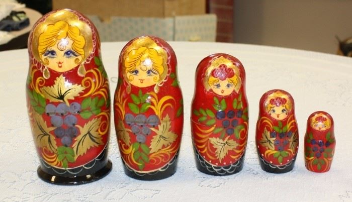 Matryoshka Russian Nesting Dolls 1980 $20