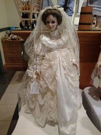 1993 Annual Bride by Dynasty Doll Collection $100