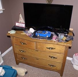 Antique Oak 4 Drawer Chest of Drawers