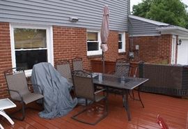 8 PCS Patio Garden Furniture Set. Free Standing Umbrella Sold Seprately