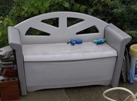 Rubber Maid Storage Bench