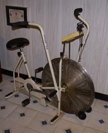 SCHWINN AIRDYNE STATIONARY EXERCISE BIKE
