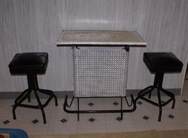 Mid Century Modern Metal Bar w/Stools