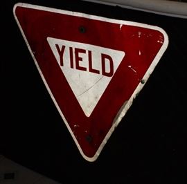 YEILD Metal Street Sign