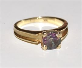 14k Gold Ring w/Stones