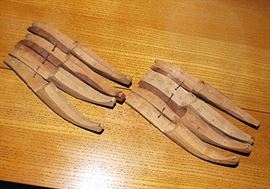 THAI ASIAN WOOD FINGER EXTENDERS FOR DANCERS