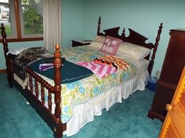 BROYHILL CHERRY FOUR POSTER WITH BROKEN PEDIMENT HEAD BOARD, DRESSER AND MIRROR, CHEST OF DRAWERS AND NIGHTSTAND