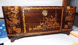 ANTIQUE JAPANESE LACQUER, CARVED WOOD MULTI LEVEL JEWELRY BOX IN EXCELLENT CONDITION