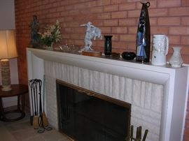 Items for sale include Italian Pitcher and a Santos