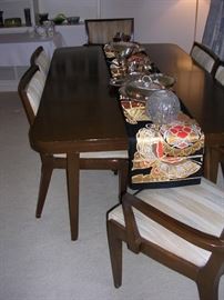 Drexel Dining table and 6 Chairs