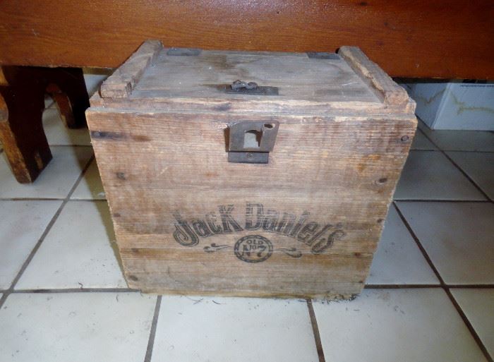 OLD JACK DANIELS LIQUER BOX