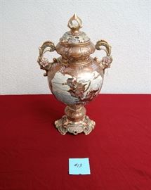 EARLY 20TH CENTURY SATSUMA COVERED URN