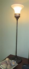 IRON TABLE LAMP