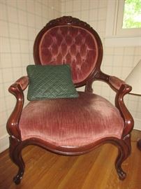 BUTTON BACK ARM CHAIR