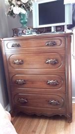 THIS IS AN AMAZING BEDROOM SET / THE DETAIL HAS TO BE SEEN / CARVED HANDLES  / DRESSING TABLE W/MIRROR AND BENCH / TALL DRESSER / 2 NITE STANDS / HEADBOARD AND FOOTBOARD / WITH MATTRESS