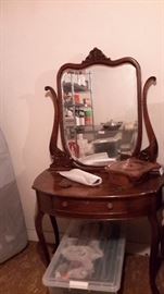 VINTAGE DRESSING TABLE