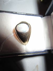 THIS SALE HAS 10KT TO 14KT/ DIAMONDS / GARNETS / JADE / STERLING / RUBIES 