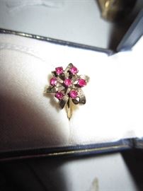 THIS SALE HAS 10KT TO 14KT/ DIAMONDS / GARNETS / JADE / STERLING / RUBIES 