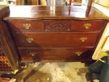 Vintage 3-drawer dresser