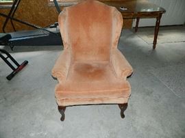 Nice little side chair - good color!