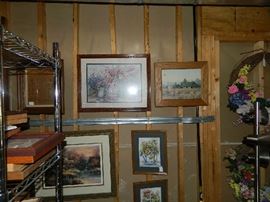 Additional Pictures, Notice The Rack Of Pictures Not Up - No Space