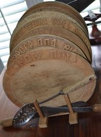 Hand-carved wooden plate set