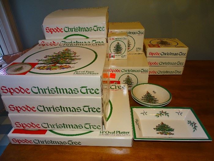 Spode Christmas Tree dinnerware