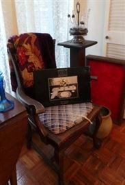 Estate Sale of an Antique Dealer in Houston, TX starts on 8/25/2016