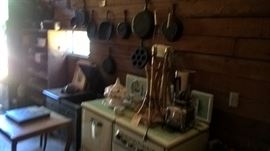 WAGNER CAST IRON COOKWARE