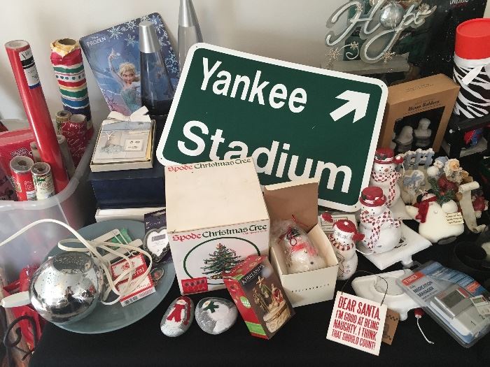 Yankee Stadium Sign, Spode Christmas, Wrapping Paper, Lava Lamps