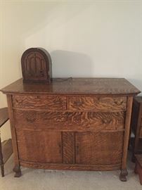 Antique Tiger oak dresser/hall table dovetail construction all original great condition $500 obo