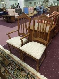 very nice good quality table 6 chairs plus two leaves by Keller