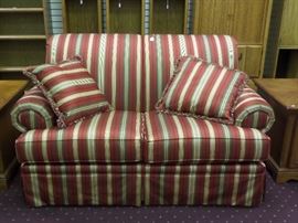 Broyhill love seat (nice)