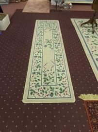 runner rug 27'' x 8'