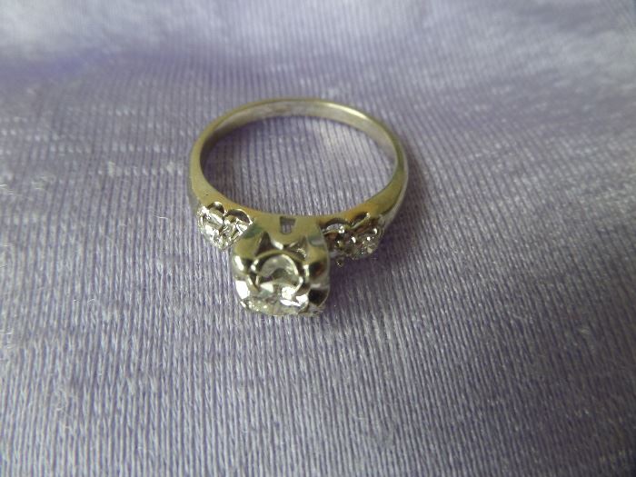 this engagement ring will be sold as a set with the matchng wedding band (the next picture)