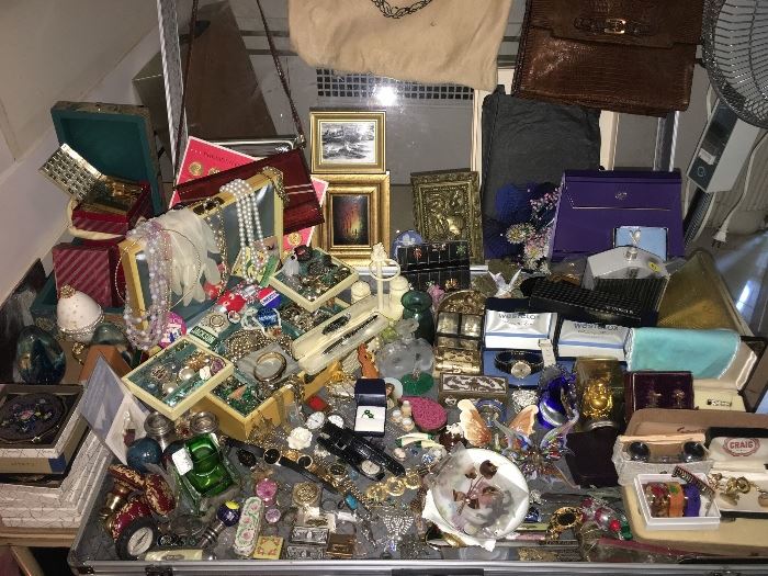 Jewelry Case Loaded! Also bags of jewelry unseen
