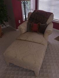 CREAM LOUNGE CHAIR WITH OTTOMAN