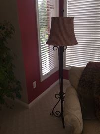FLOOR LAMP