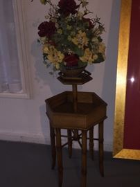 ANTIQUE TABLE