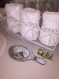 BATHROOM ACCESSORIES