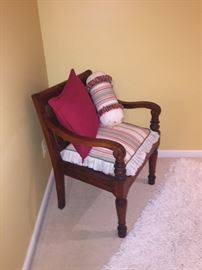 SIDE CHAIR
