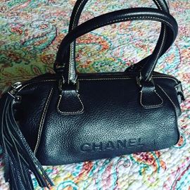 AUTHENTIC CHANEL LAX PEDDLED LEATHER HANDBAG WITH TASSLE